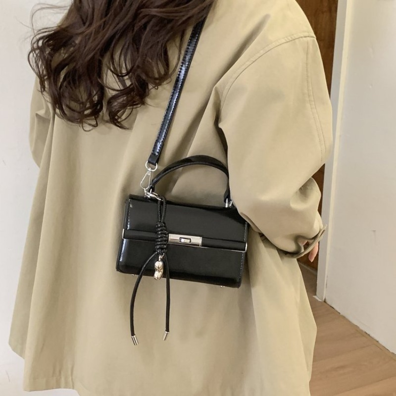 High End Leather Luxury Fashio - Vintage Fashion In Paris recension och pris