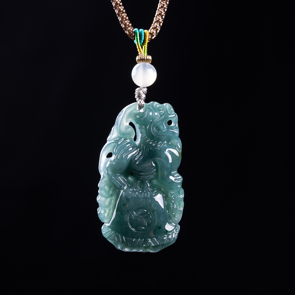 Burmese Jadeite Pixiu Pendant  - Vintage Fashion recension och pris