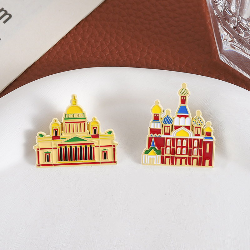 Vintage Building Enamel Brooch - Vintage Fashion Build recension och pris